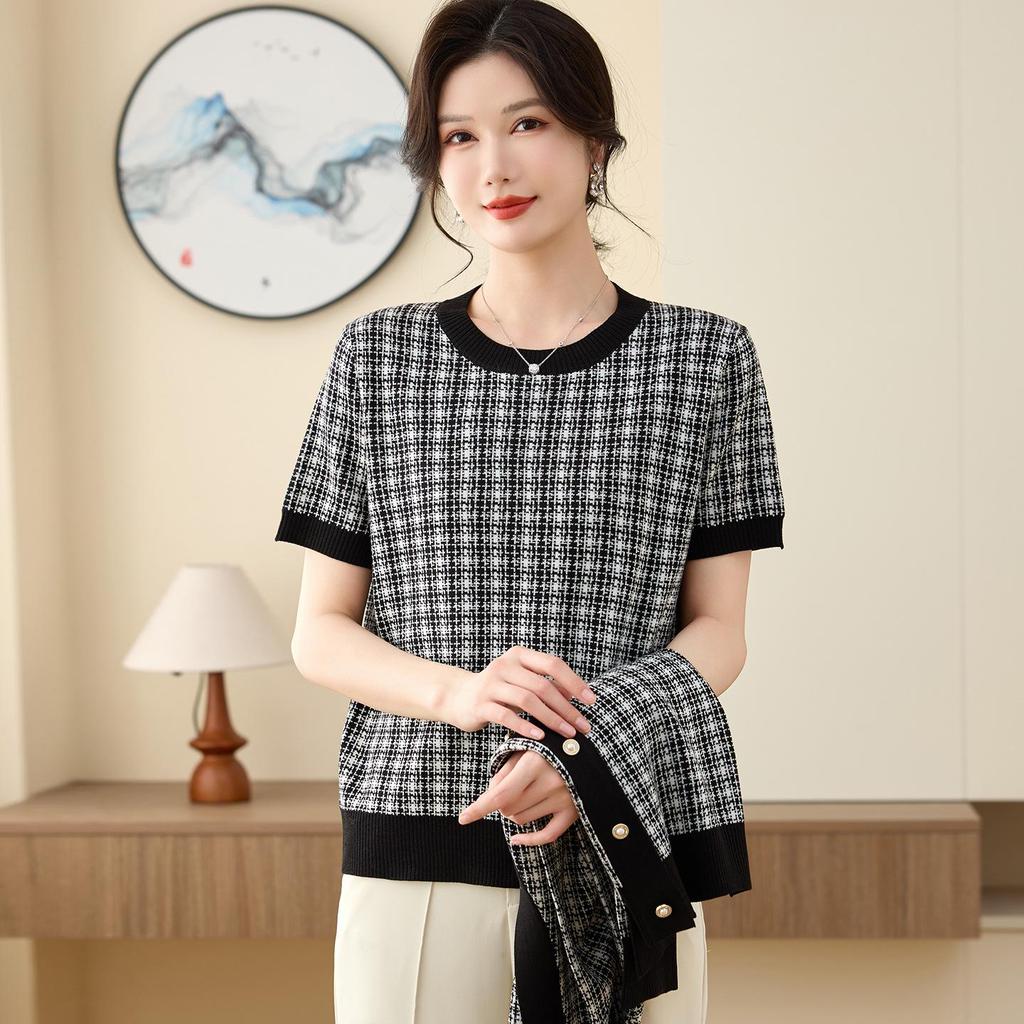 Noble Spring Striped Knit Two-Piece Set for Middle-Aged Women - Lightweight Summer T-Shirt and Pants