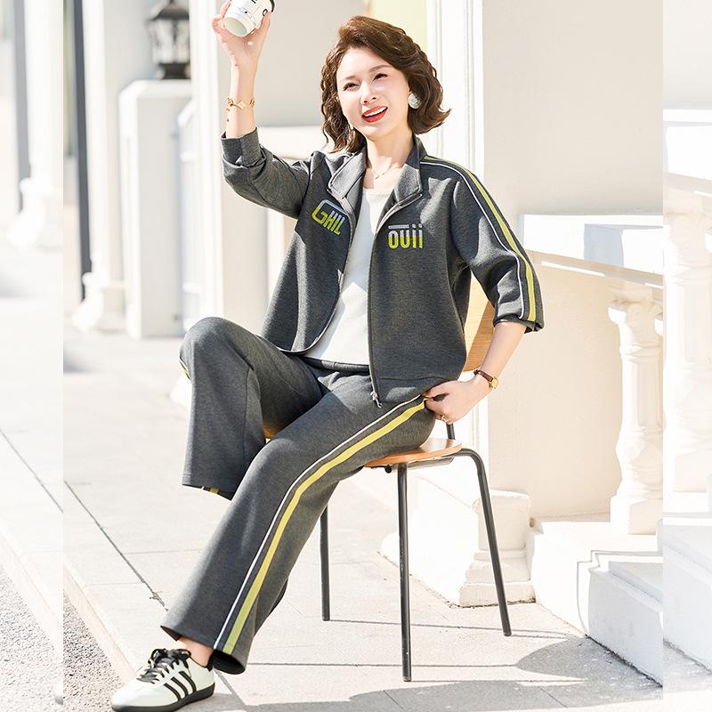 2026 Spring/Autumn Women's Sweatshirt Sportswear Set for Middle-Aged Mothers - Casual, Stylish Two-Piece Running Outfit