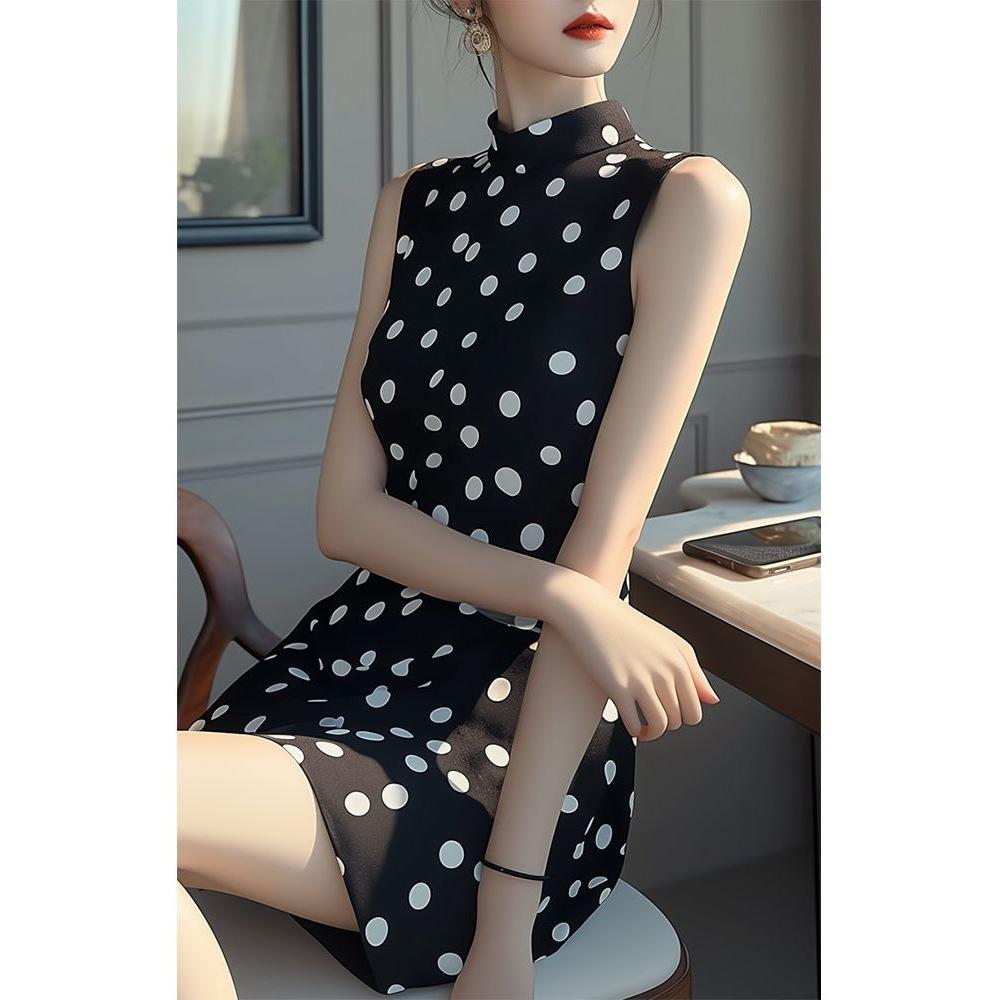 French high-end sense is super good-looking, high-end exquisite small man shows high temperament, beautiful black polka dot dress Zixia