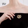 Spilla a forma di Pretzel in Lega 1/2 Pezzi Spilla Placcata Oro, Mini Spilla da Bavero a Forma di Pane Intrecciato per Stile Retro Uomo Donna, Decorativa per Vestiti Borsa Cappello Sciarpa Completi Anti