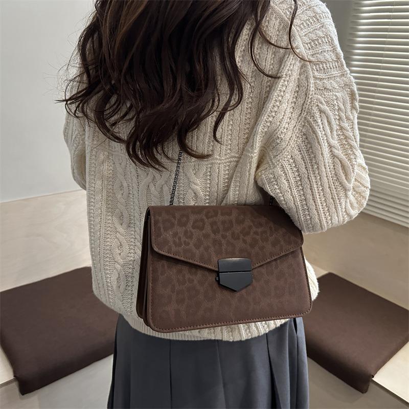 Leopard print retro and beautiful chain small square bag women's new highend trendy shoulder messenger bag