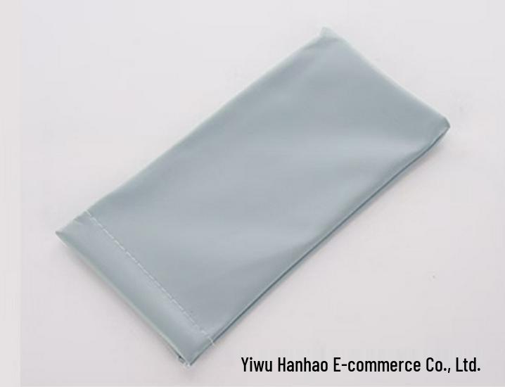 

Портативный кожаный чехол для макияжа и очков с застежкой-кнопкой