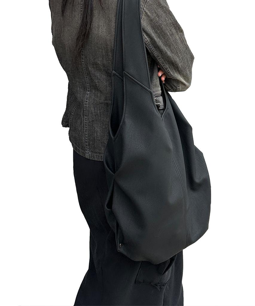 Echra Lowen Tote Bag [Matte Black]