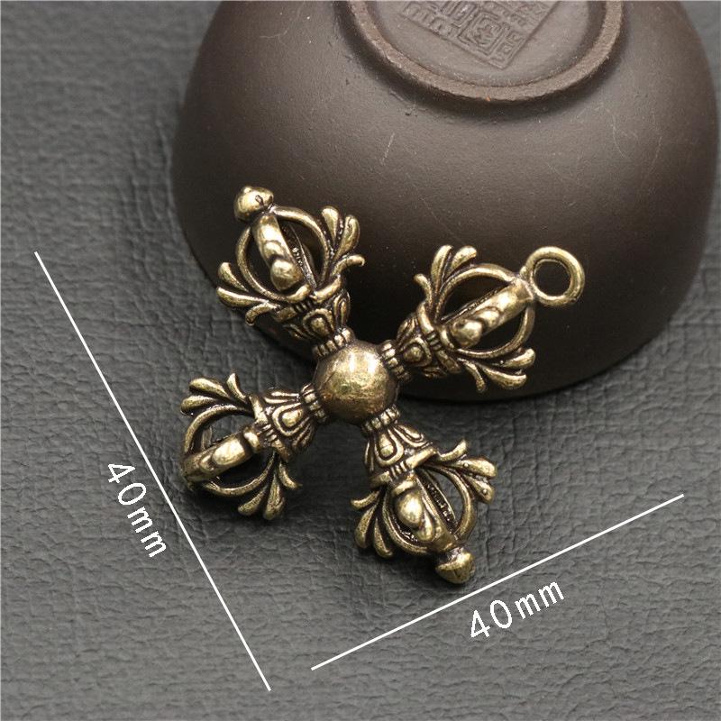 Messing Vajra Stößel Schlüsselanhänger: Goldener tantrischer Anhänger & kleines Ornament