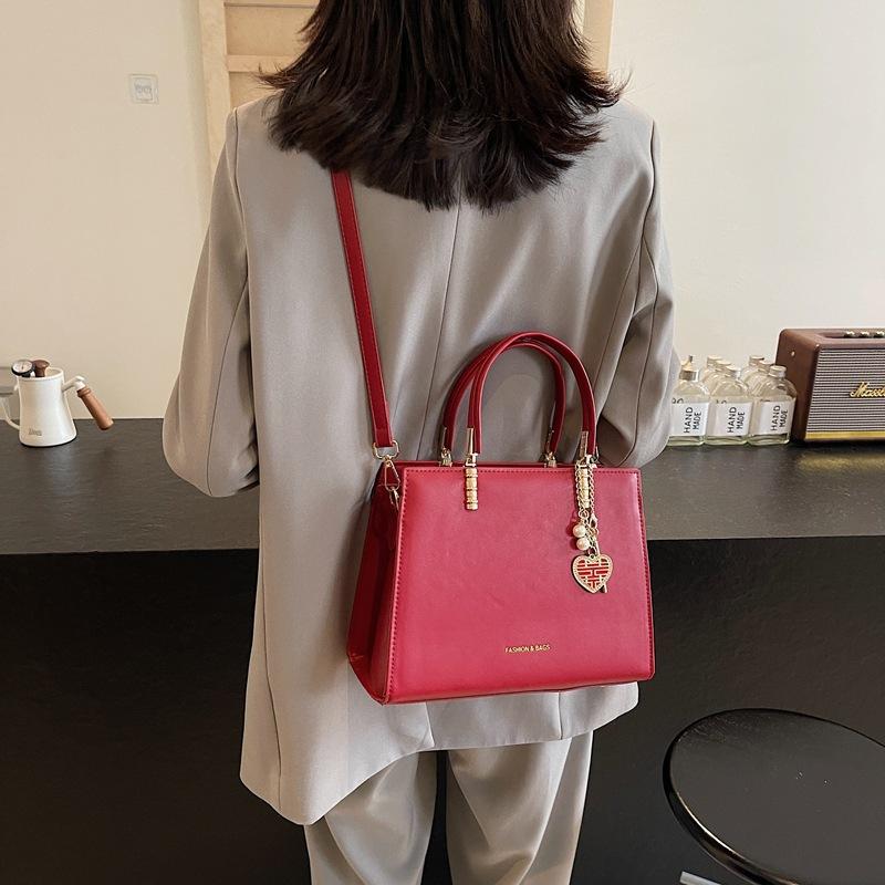 2025 New Sea Trial Trend Bride Woven Bag To Give Girlfriend Girlfriend Wedding Bag Gift Mother Bag