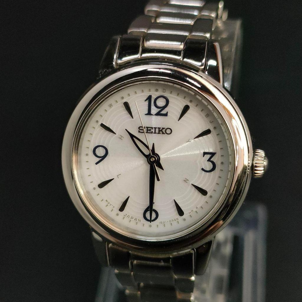 [USED] Seiko Tissé Solar Watch In White, Blue, and Silver