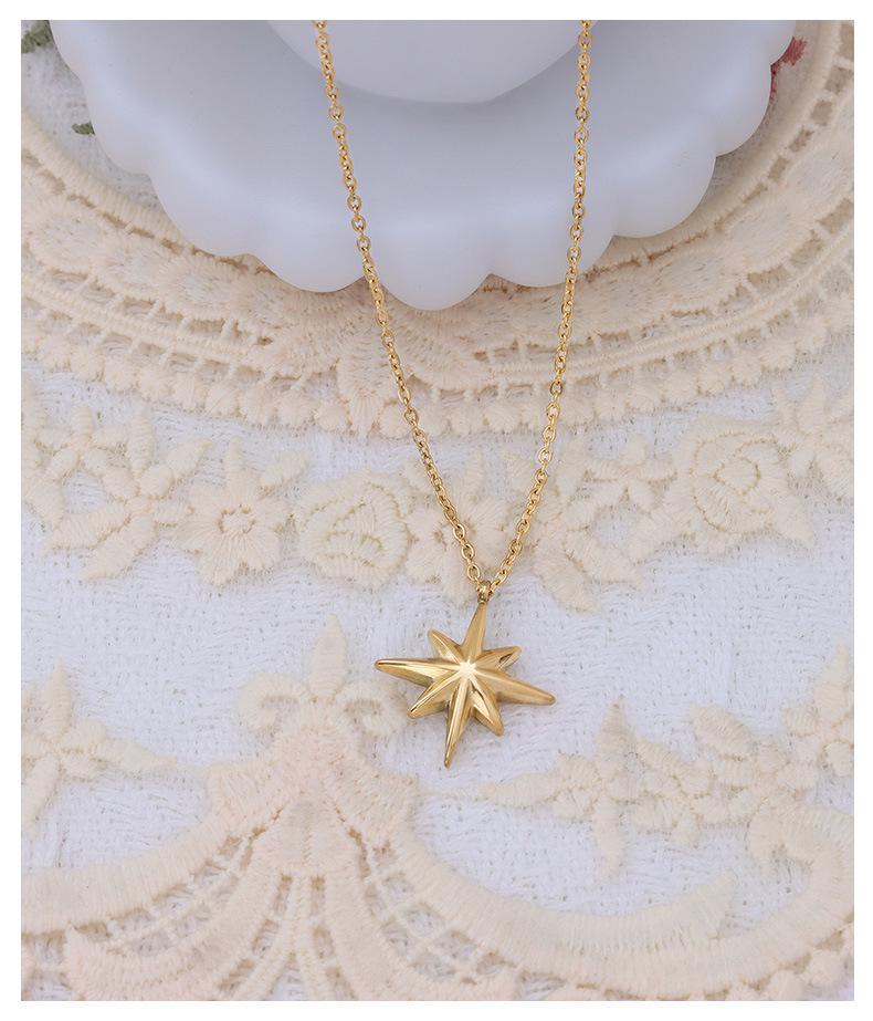 Minimalist Cold-Hearted Choker Necklace with Titanium Steel Eight-Pointed Star Pendant