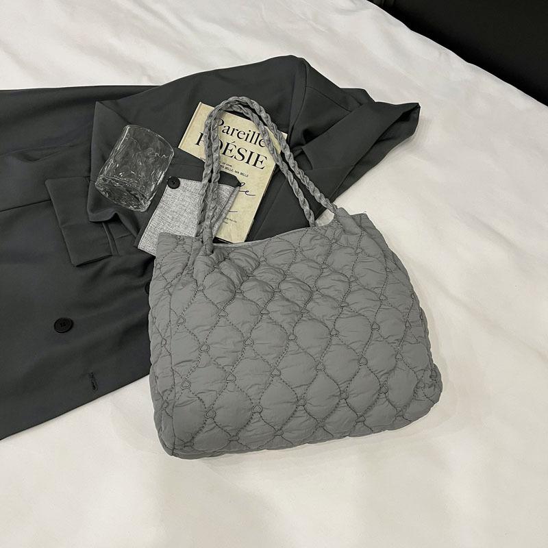 

Сумка для пуховика женская сумка новая простая однотонная сумка-тоут осень и зима ромбовидная большая вместимость на плечо