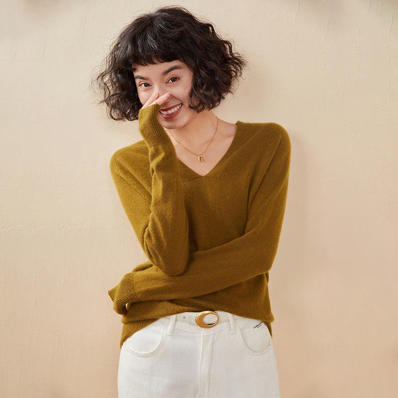 Women's Candy Color V-Neck Cashmere Sweater - Fashionable Knit Base Layer for Autumn/Winter 2025.