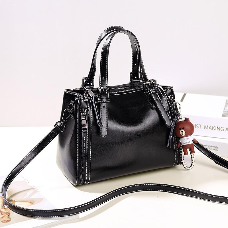 Retro Real Leather Small Women Handbags Oil Wax Cowhide Shoulder Crossbody Bag With Bear Ornament To-handle Bag Purse