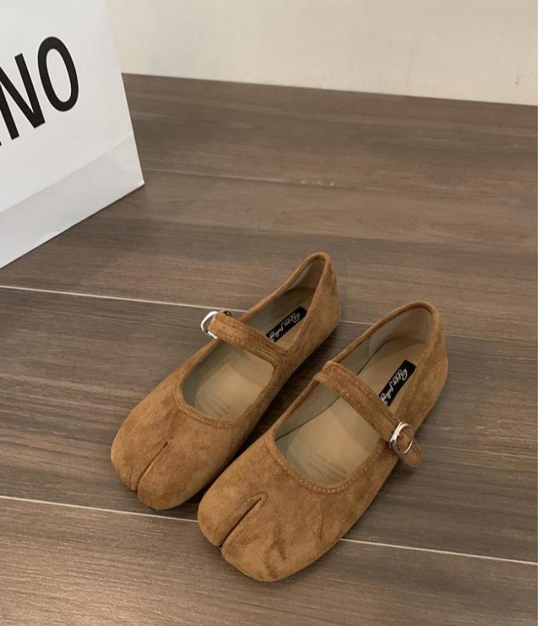 Fashion 2025 Japanese Style Tabi Ninja Shoes Women Retro Suede Flats Split Hoof Toe Boat Shoes Femme Mary Jeans Mocasines Ballerina Shoe