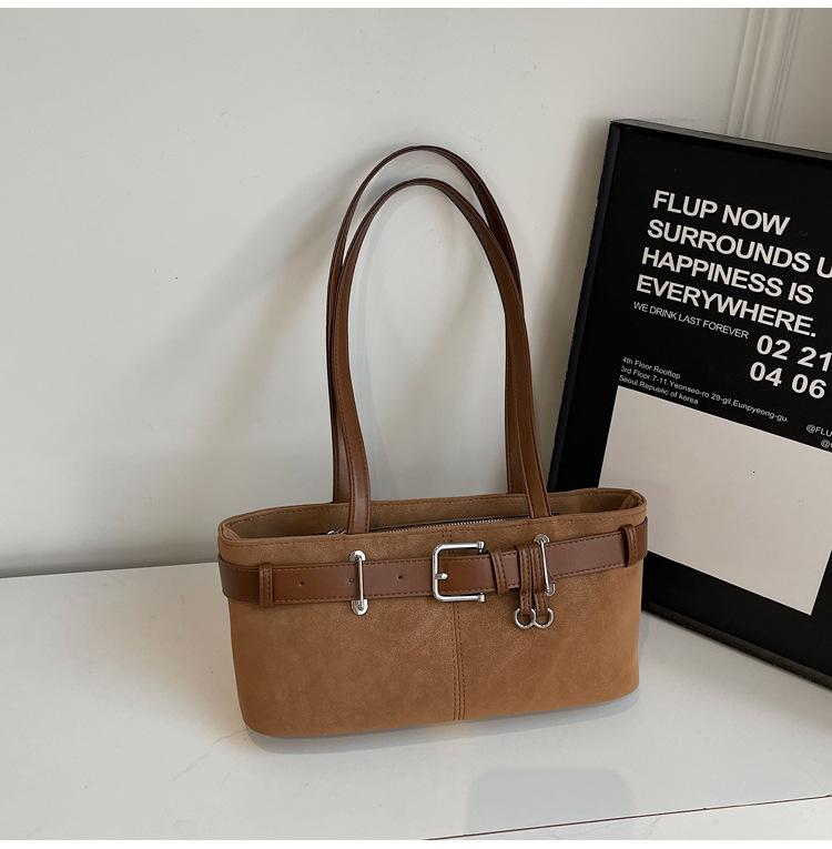 

Осень и зима ретро сумка подмышку маленькая женская 2025 новая модная и повседневная сумка для поездок на работу универсальная текстура портативная сумка на плечо коричневый