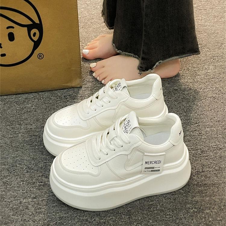 2025 New Summer Popular White Shoes Niche Design Sports Shoes Wear-resistant High Fashion Thick Baseplate Shoes