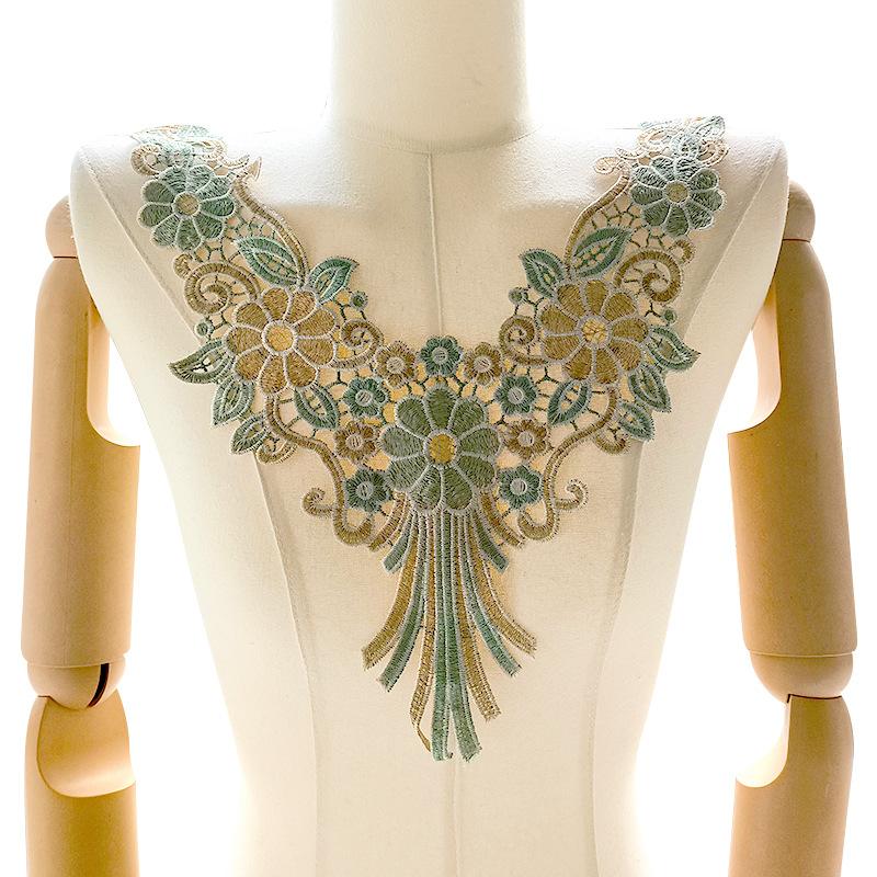 Barevná vyšívaná krajková dutá falešný límec vodou rozpustný vyšívaný límec límec na oblečení krajkové doplňky 3D brož látková nášivka