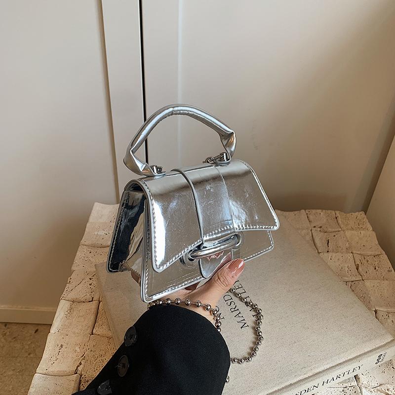 

Сумка через плечо для женщин, мини-сумка через плечо, блестящая искусственная кожа с цепочным ремешком, магнитная застежка на кнопку для ежедневного использования в поездках на работу и фотосъемке