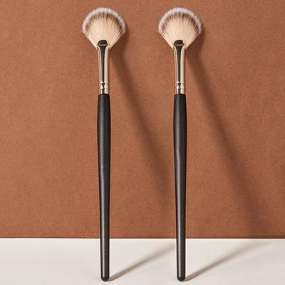 Schminkzubehör – Make-up-Pinsel