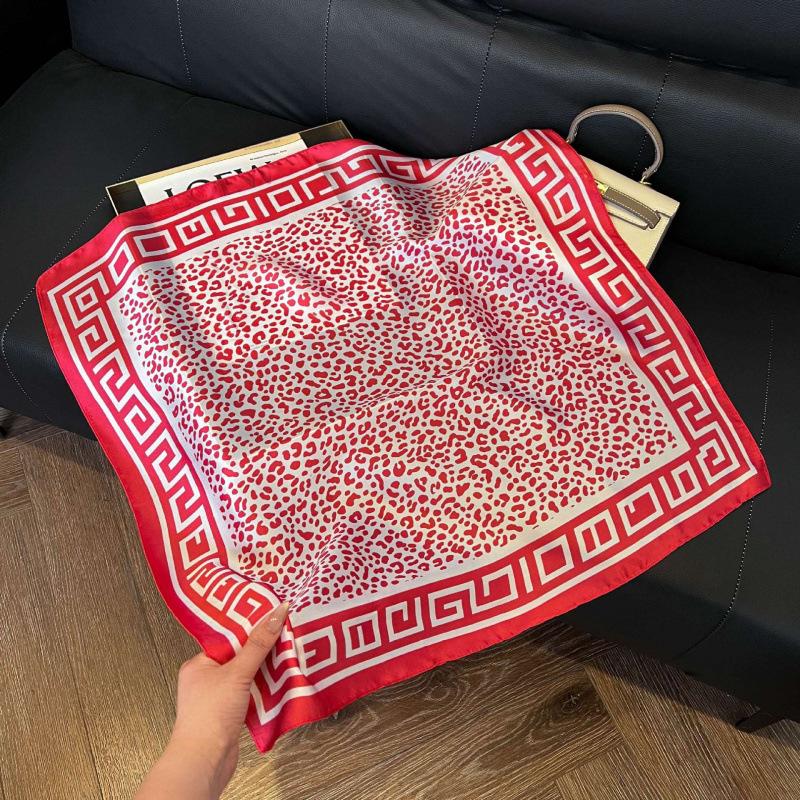 New 71 * 71cm Korean version small square scarf women's silk scarf spring and summer thin sunscreen scarf neck protection tied bag headband scarf