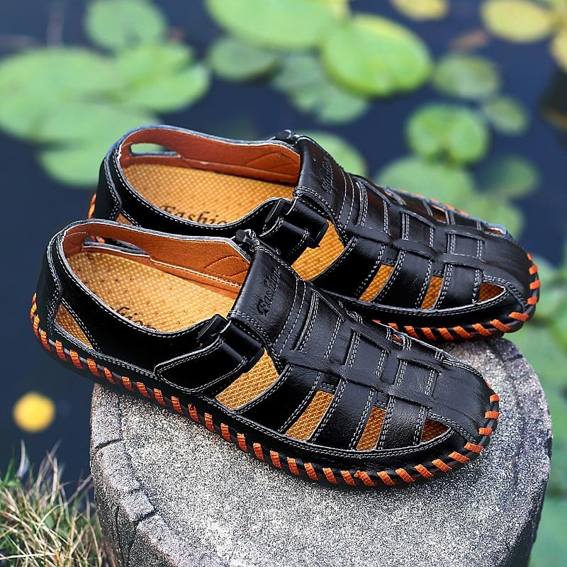 Men Breathable Sandals Outdoor Beach Slippers Leather Non-Slip Walking Shoe Summer Casual Male Loafers Summer Luxury Sandals