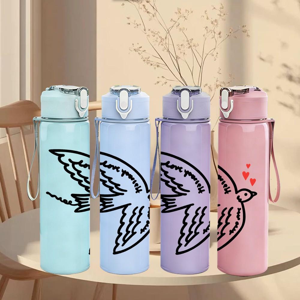 1PC Swallow Bird Love Heart Art 750ml Color Plastic Sports Water Bottle Leakproof Flip Straw Lid Suitable for Sports Office Home Use