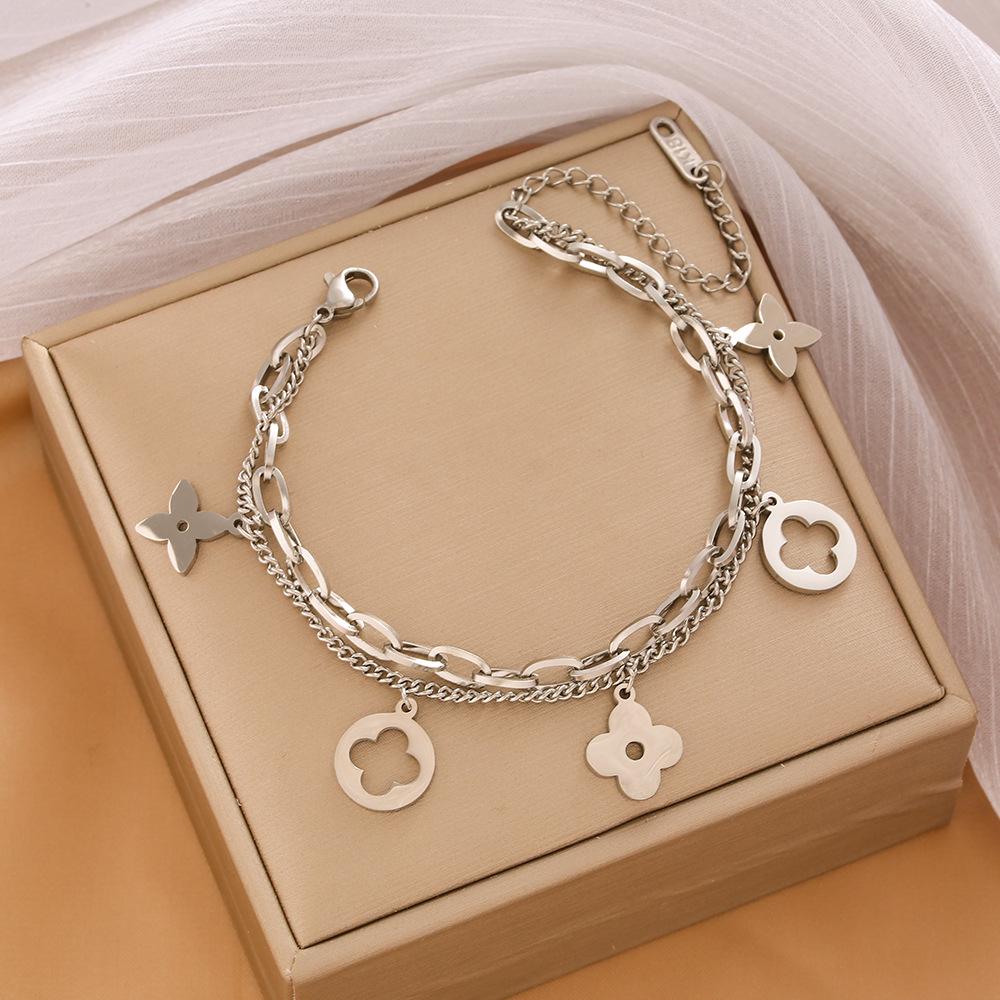 High-End Titanium Steel Four-Leaf Clover Bracelet with Shell Pendant – Durable, Fade-Resistant Design