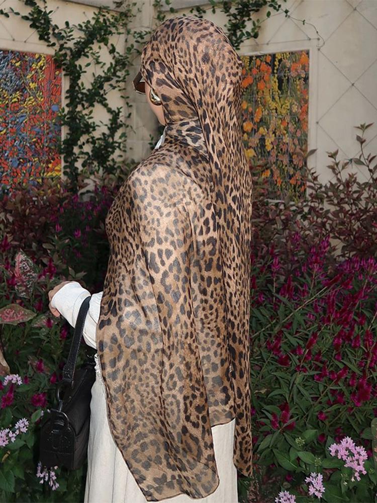 New Vintage Voile Scarf Leopard Print Hijab for Women Lightweight Sunscreen Head Wrap Beach Cover-Up Windproof Travel Scarf
