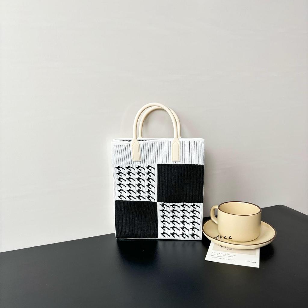 High-Capacity Cartoon Knit Shoulder Bag - Trendy Crossbody Handbag