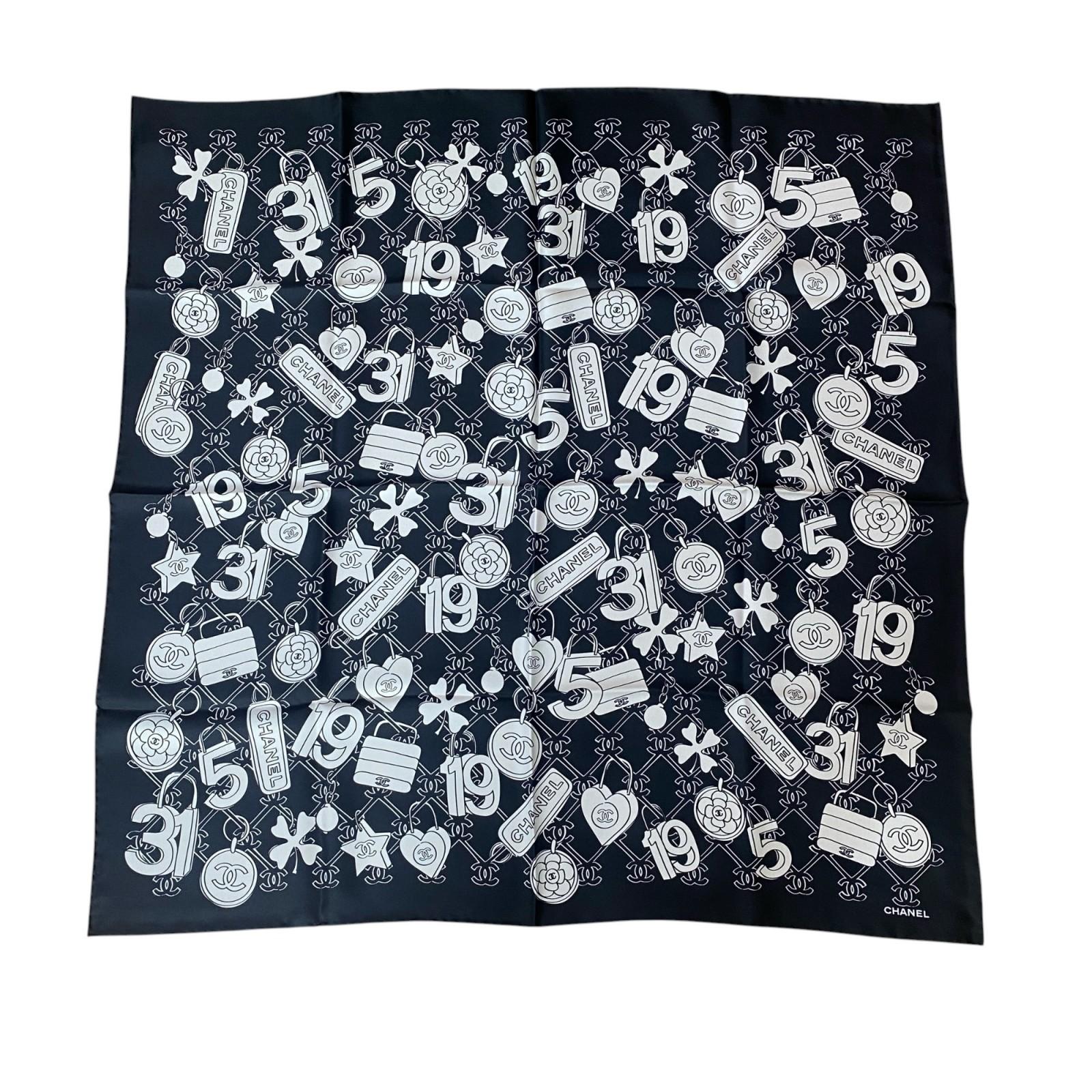

Used CHANELscarf black/white silk Women