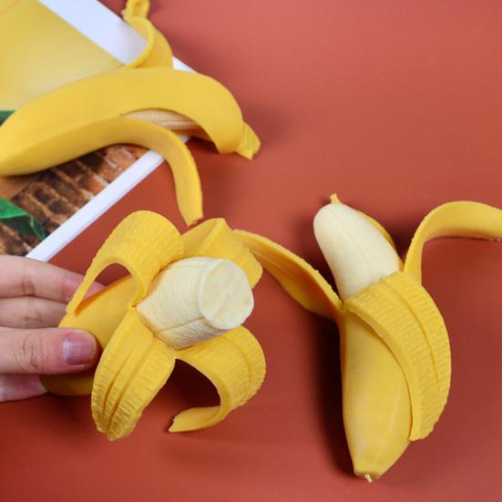 Realistic Peelable Banana Squeeze Toy Soft TPR Fidget for Stress Relief Cute Fruit-Shaped Decompression Gadget for Kids Adults