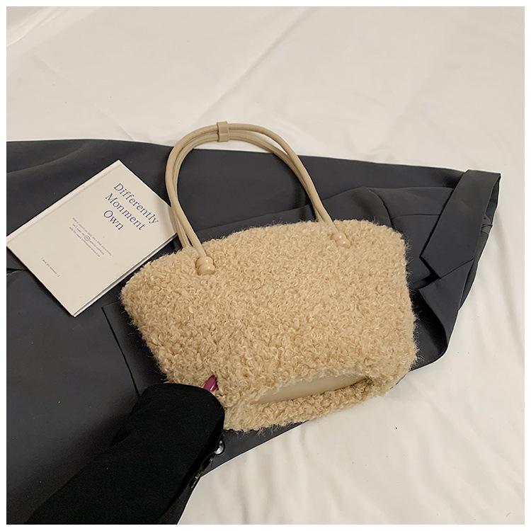 

ins wind lamb wool handbag women s 2025 new Korean version foreign style plush tote bag large capacity shoulder bag хакі