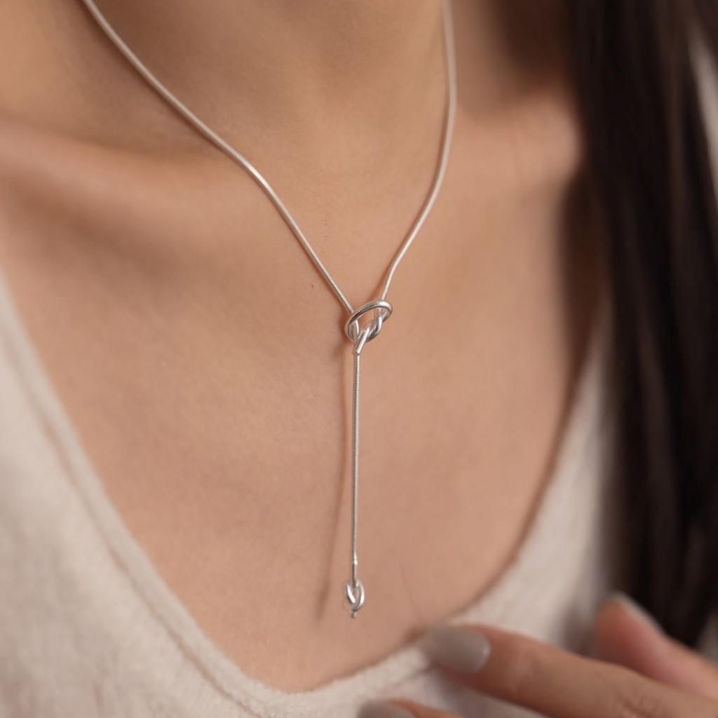 Srebrny Naszyjnik S925 Damski Prosty Łańcuszek Minimalistyczny Długi Wisiorek z Frędzlami Modna Biżuteria Prezent Urodzinowy