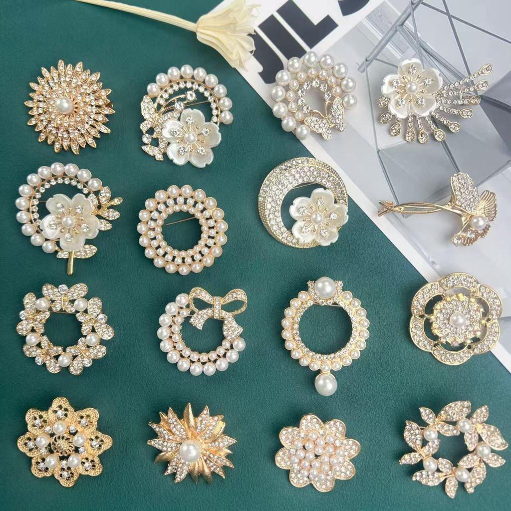 Broșă Retro Cristal Diamant cu Ac Anti-Expunere și Cataramă din Aliaj pentru Accesorii Vestimentare