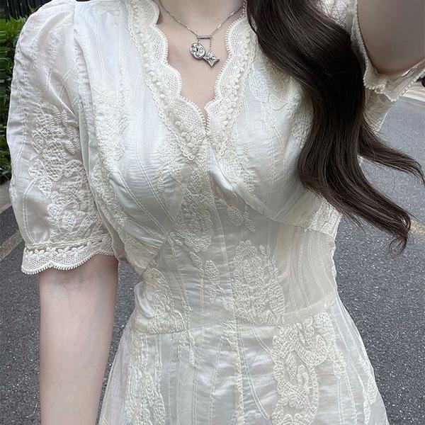 French Elegant Lace Puff Sleeve Summer Midi Dress - Women's Court Style, Waist-Cinching, Slimming Tea Party Attire