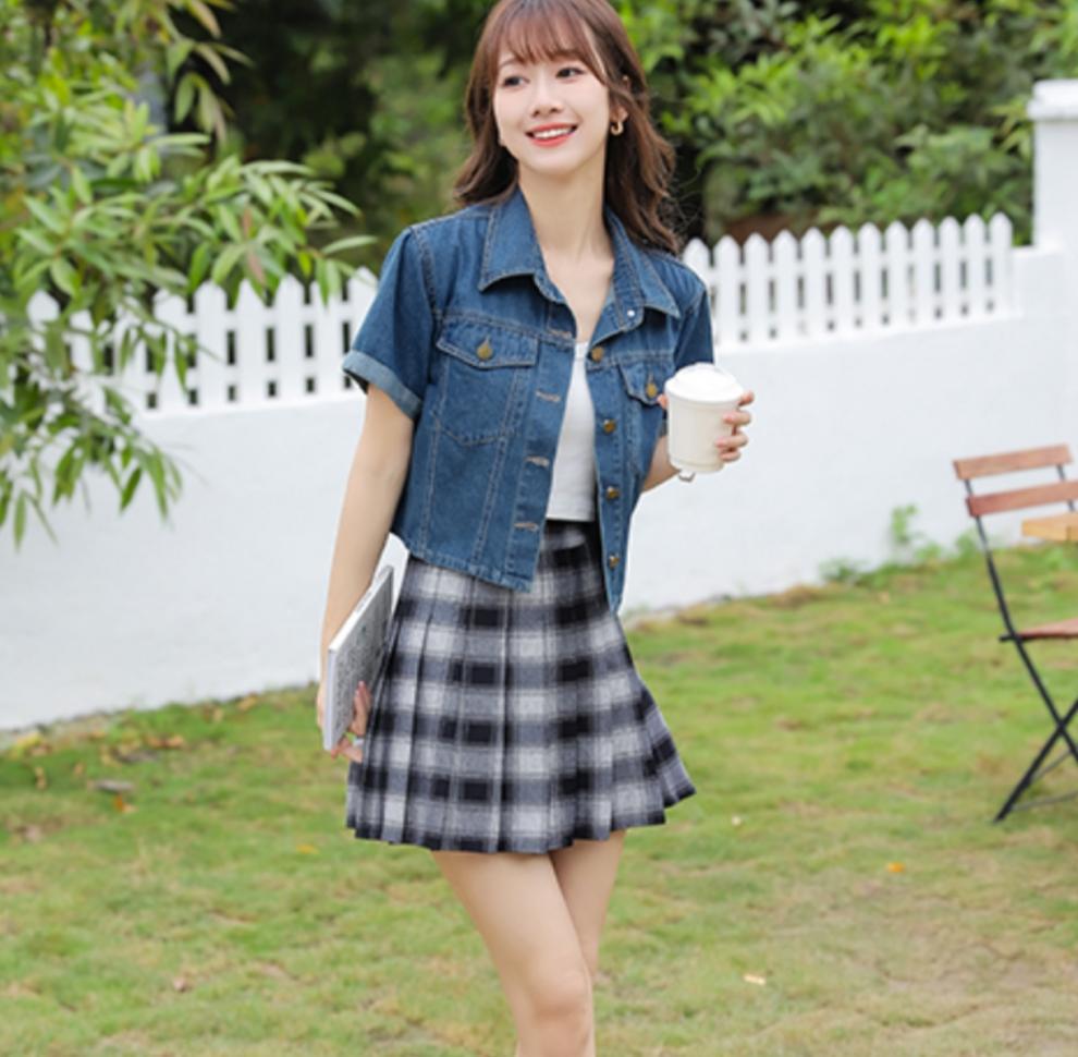 Retro Square Shoulder Slim Denim Short-Sleeve Top - Classic, Skin-Friendly, and Versatile for Casual Layering