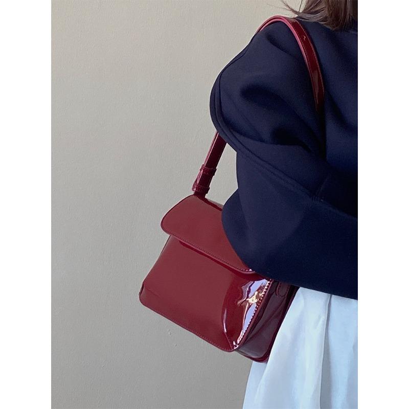 Hong Kong Style Retro Armpit Bag for Women In Autumn and Winter New Red Patent Leather Handbag Shoulder Bag Crossbody Bag Small Square Bag for Women