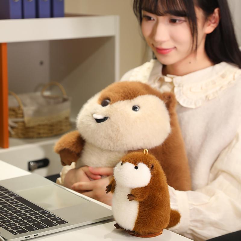 Nuovo peluche realistico e tenero a forma di marmotta capibara, adorabile peluche di marmotta seduta, regalo di Natale e compleanno.