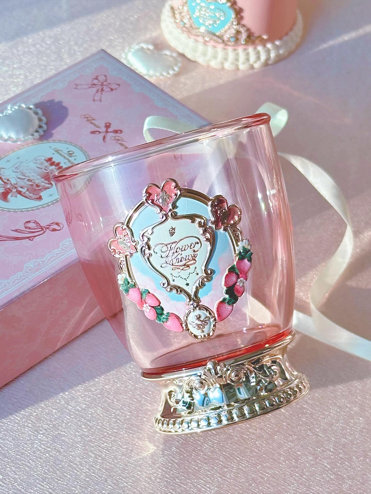 

Flower Knows Лимитированная серия к 9-летию Роскошное настольное зеркало с лопаткой-расческой и держателем для кистей