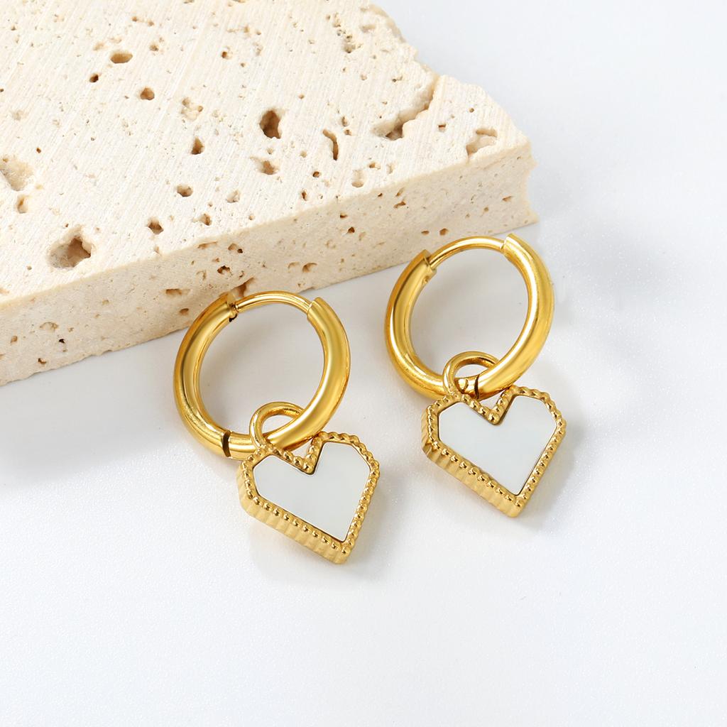 French Light Luxury White Shell Heart Ear Studs Ins Small Elegant Earrings