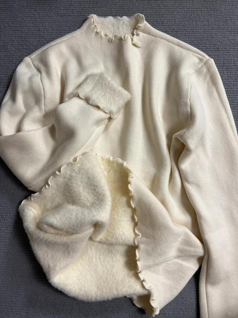 Damen Winter 2025 Fleecegefüttertes Strickoberteil mit Rüschen und halbohem Kragen