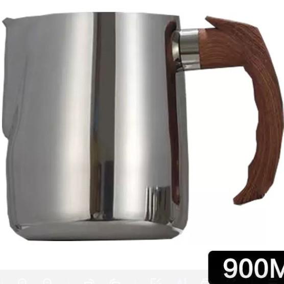 Thickened 304 Stainless Steel Latte Art Pitcher with Pointed Spout for Professional Milk Frothing.