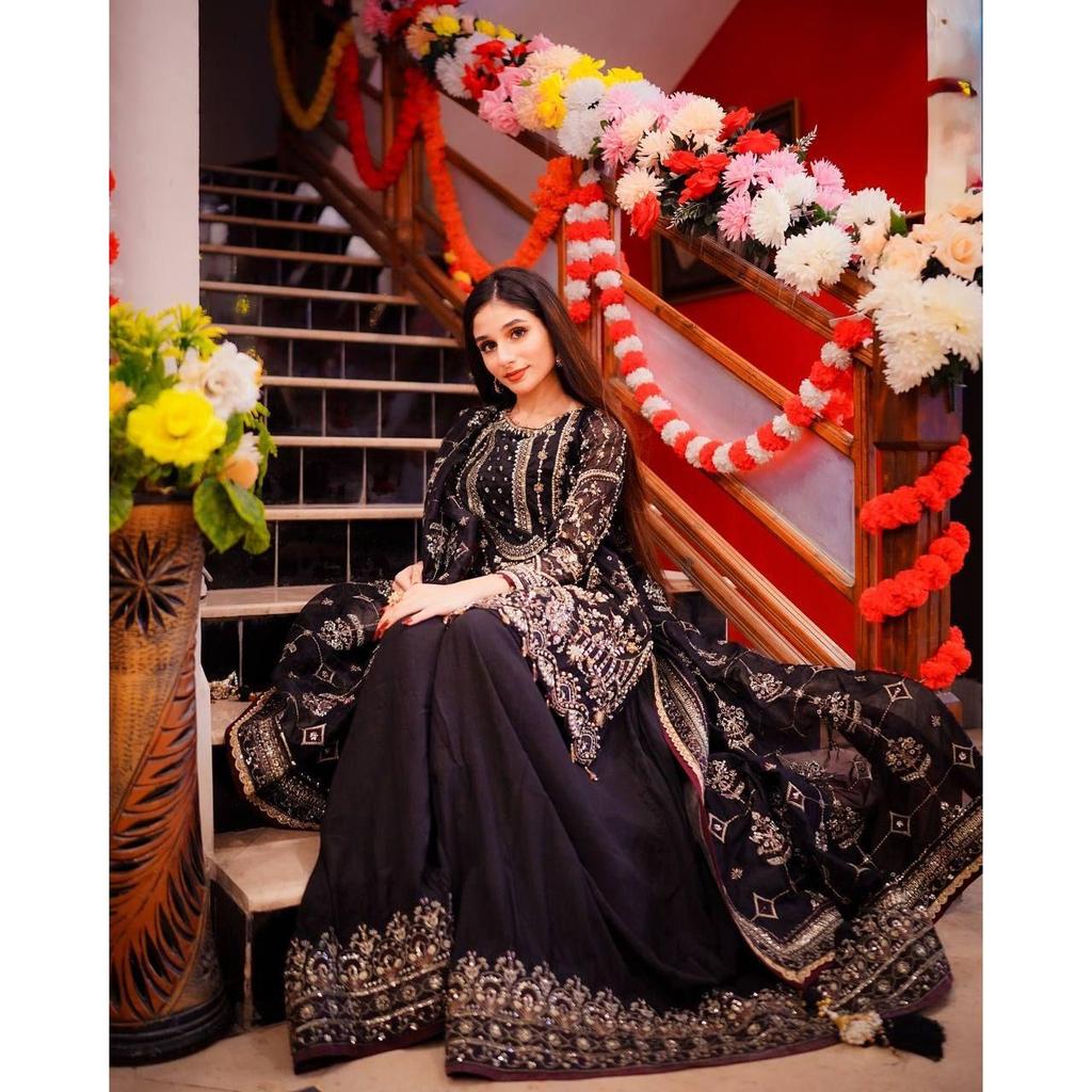 *Launching New Đěsigner Party Wear Look Pur Heavy Faux Georgette Top Plazzo & Dupatta Set