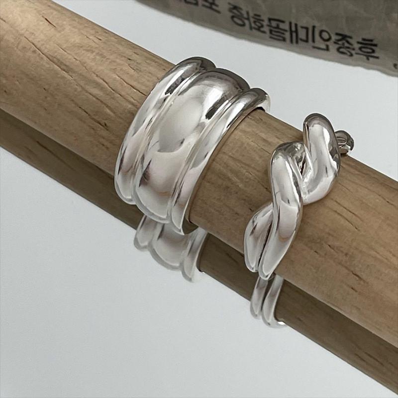 Sterling S925 Unique Silver Womens Ring With Intricate Thick Design And Modern Aesthetic Punk