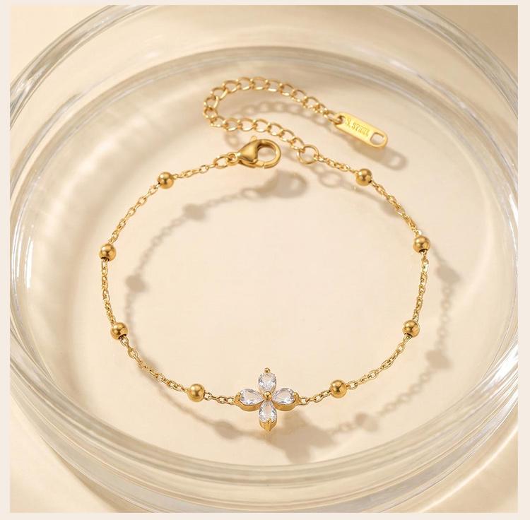 Four Leaf Clover Pendant Necklace for Women White Zircon Bead Chain Stainless Steel Waterproof Party Dainty Trend