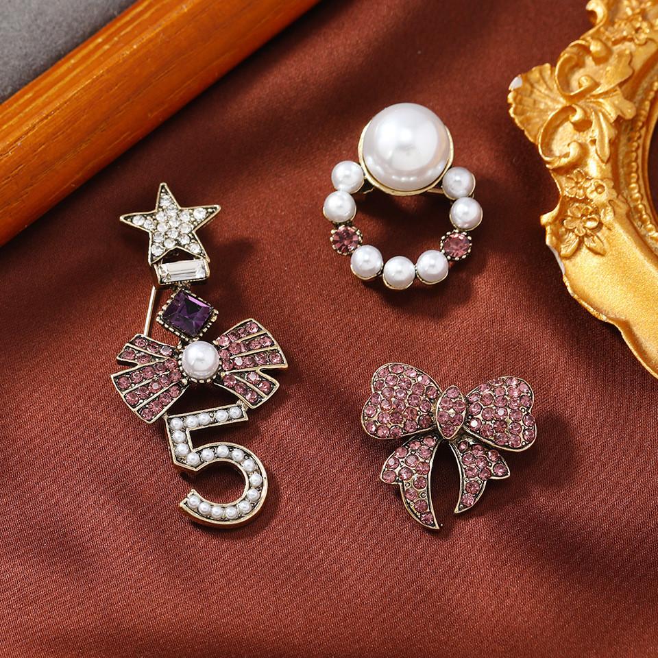 Vintage Zinc Alloy Brooch Pin With Tassel For Womens Retro Fashion Accessory