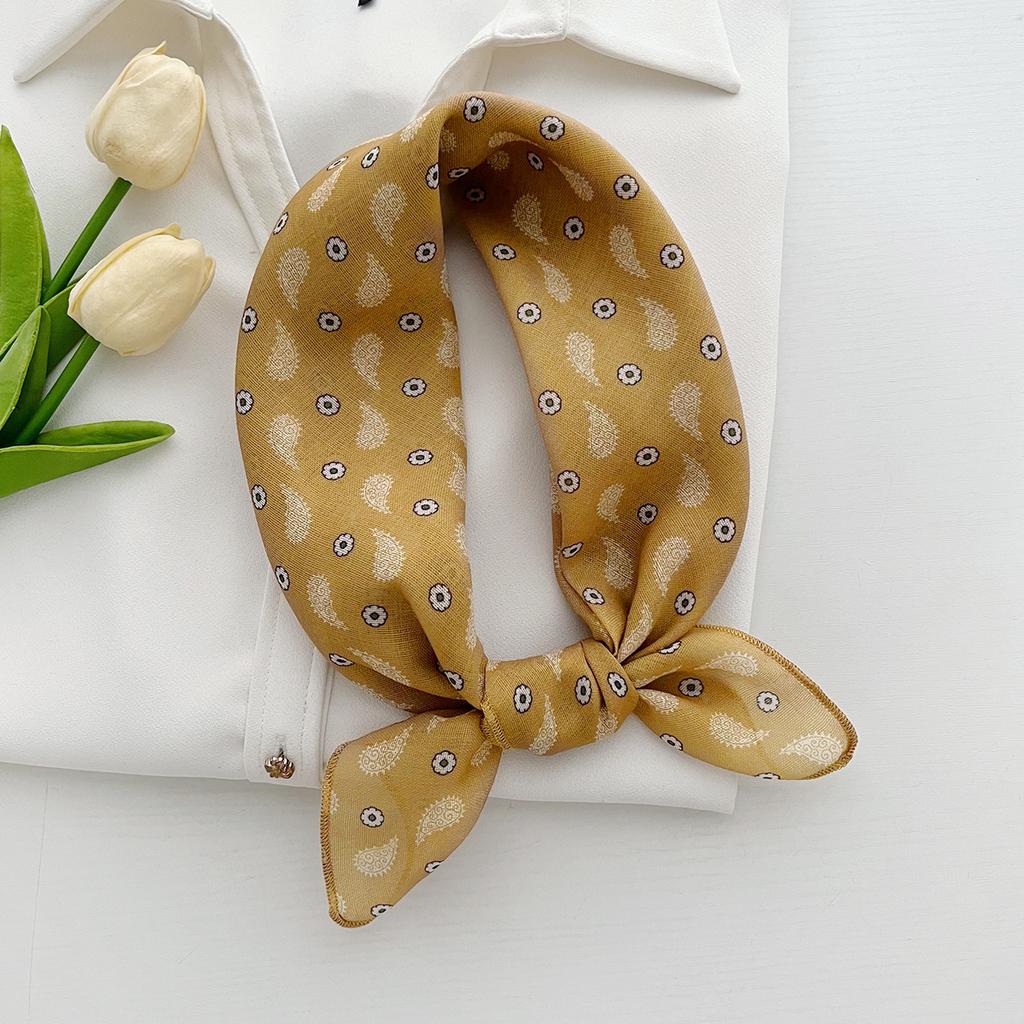 Spring and summer literary and retro cashew nut floral cotton and linen small square scarf, women use versatile neck scarf to tie hair silk scarf