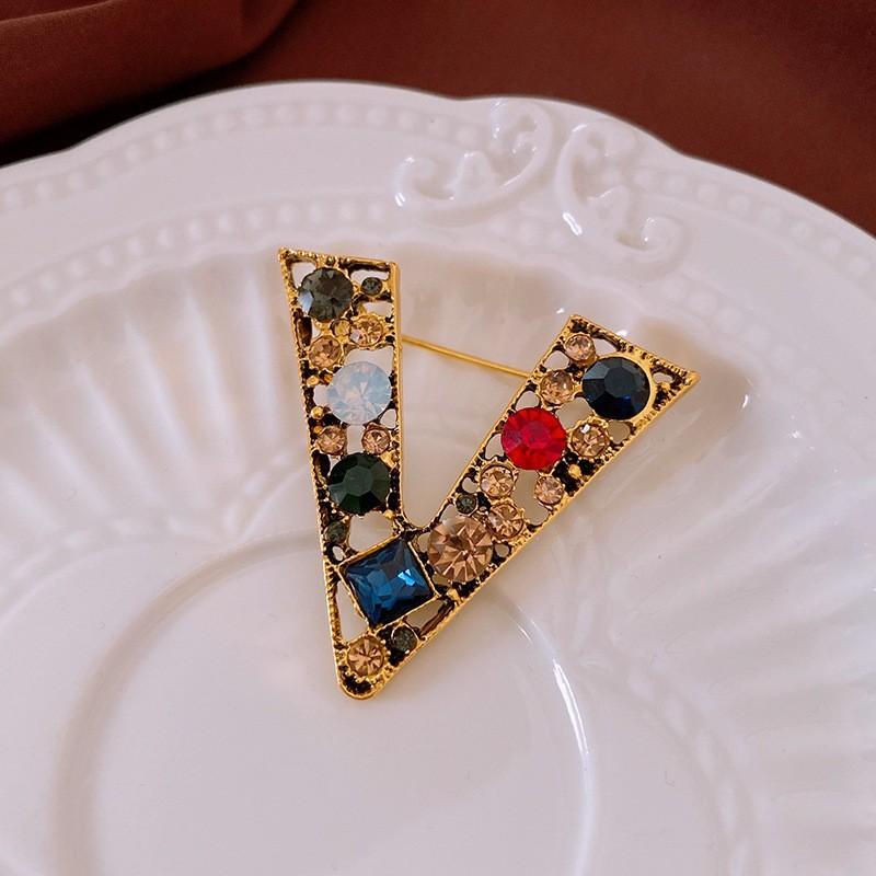 Średniowieczna Vintage Broszka z Kontrastującą Pszczołą Inkrustowana Diamentami Retro Lekki Luksus High-endowa Korsaż Wykwintne Wszechstronne Dodatki Kobiety