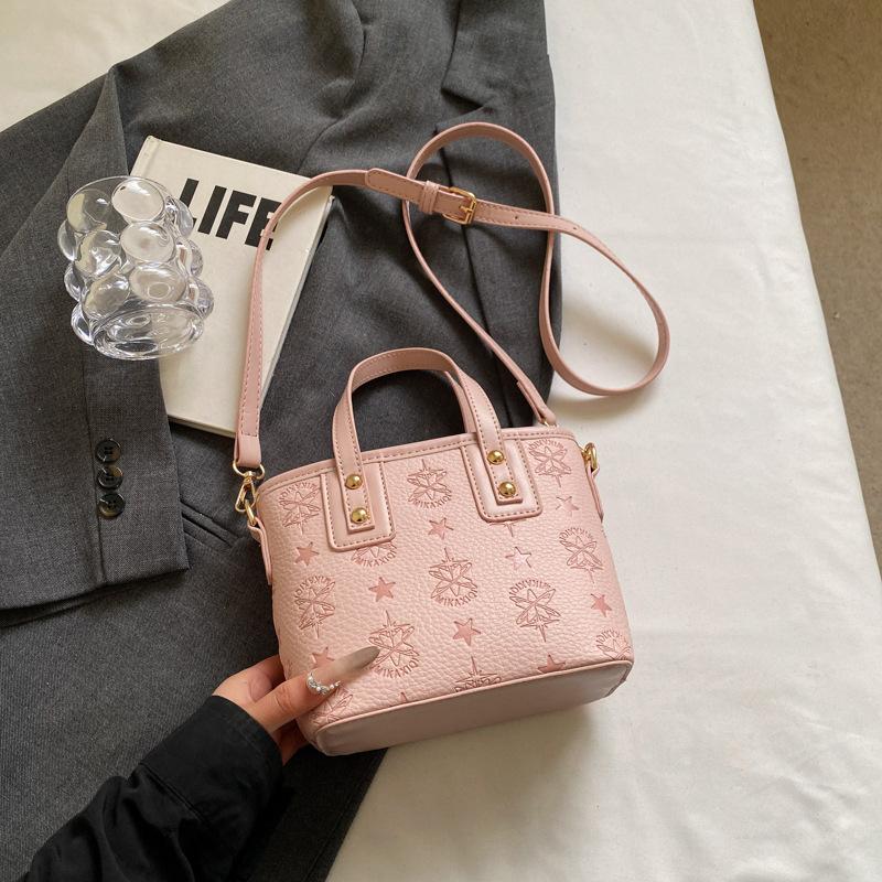 

Нишевая сумка женская 2025 новая весенне-летняя универсальная на плечо, сумка-мессенджер популярна в этом году, портативная сумка-ведро розовый