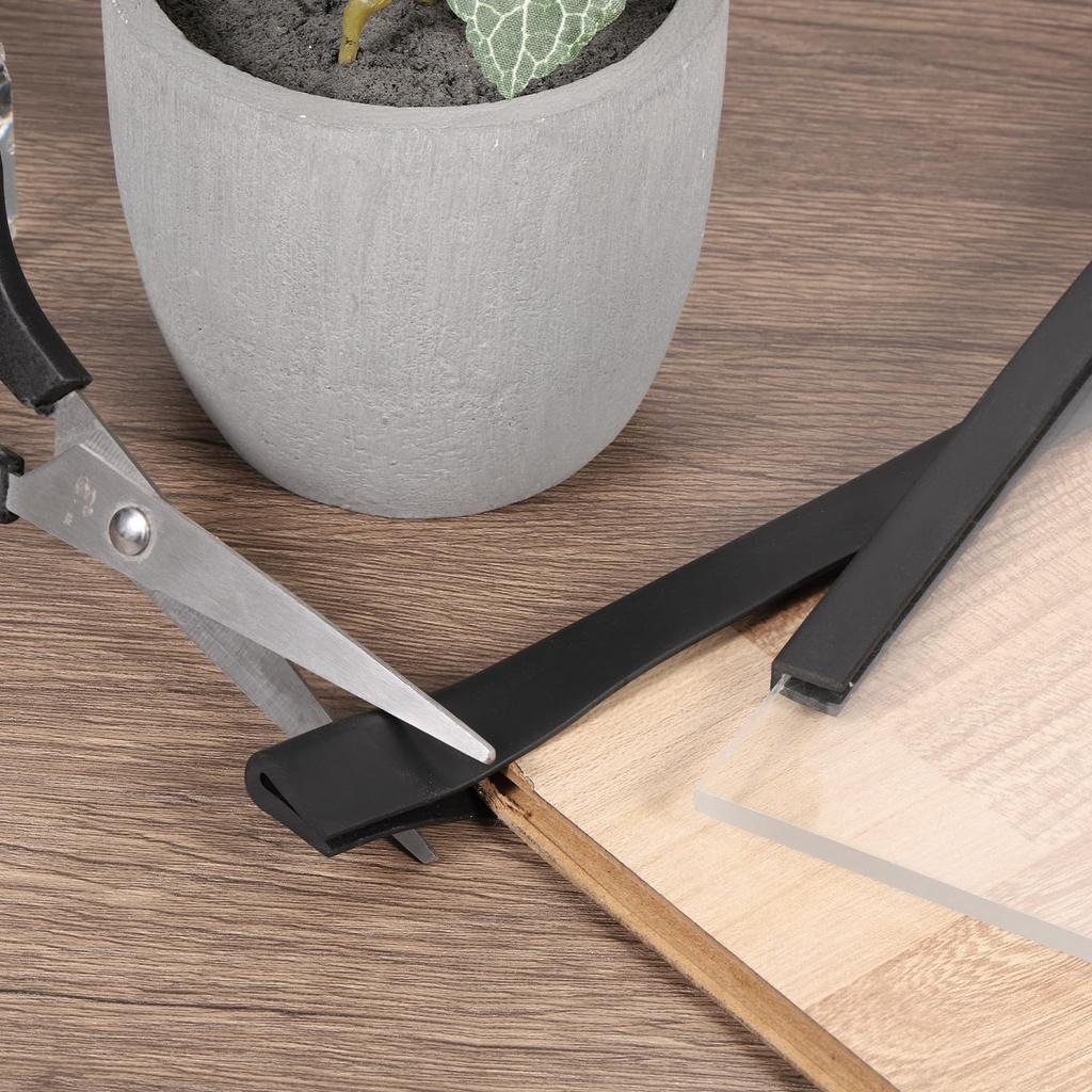 uxcell U Channel Edge Trim 6.6ft Length Rubber Guard Seal Strip Fits 3.5-4mm Edge (9/32" W x 7/16" H) Black