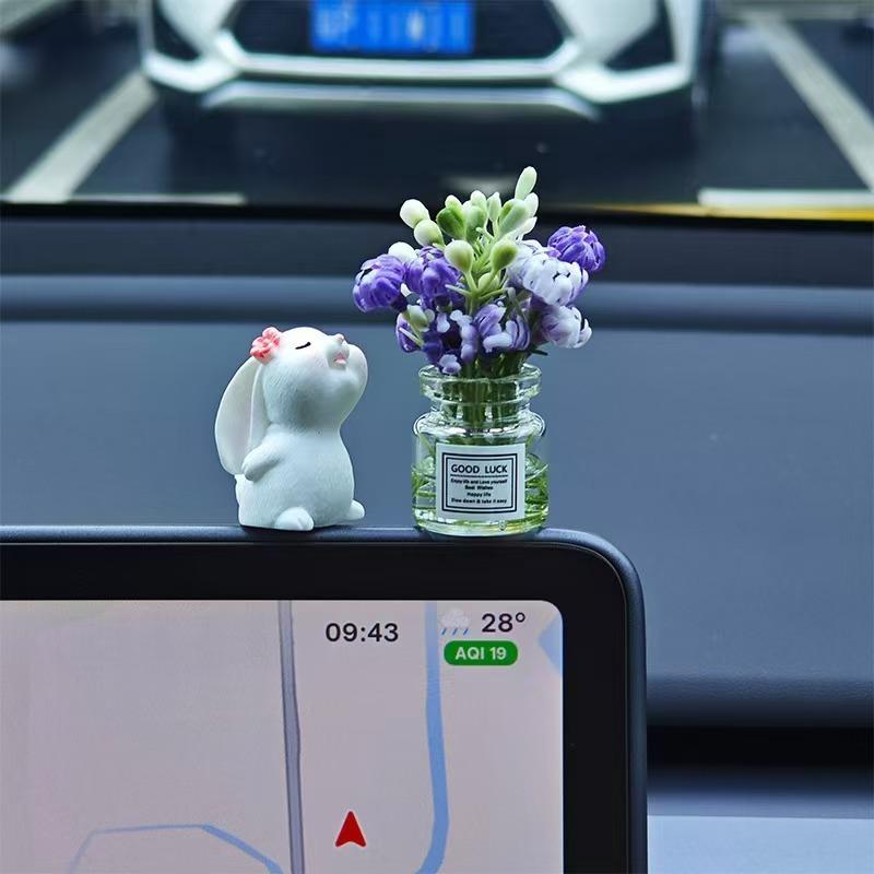 Miniature Car Decoration Set Resin Rabbit Figurine with Small Glass Vase and Artificial Flowers for Dashboard Ornament Indoor Micro Landscape Display