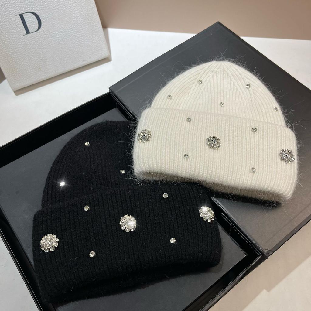 Winter Light Luxury Niche Rhinestone Heavy Industry Knitted Hat Celebrity Outdoor Warm Rabbit Hair Pullover Hat
