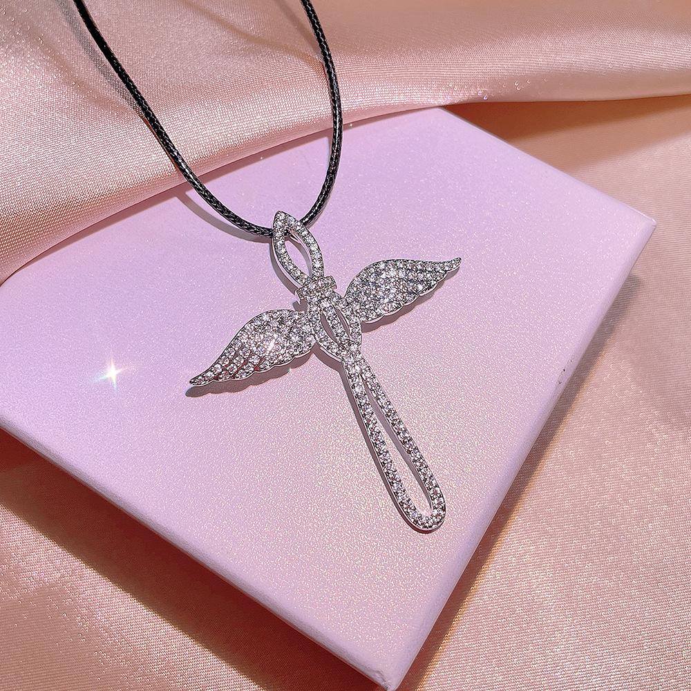 

Крест Ожерелье Легкая Роскошь Ниша Женские Парные Аксессуары Мужской Свитер Цепь Ins Хип-Хоп Дизайн Sense